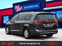 2023 Chrysler Pacifica Touring-L Ceramic Gray Clearcoat *LEATHER*, *BACK-UP CAMERA*, *PREVIOUS DAILY... (image 4)