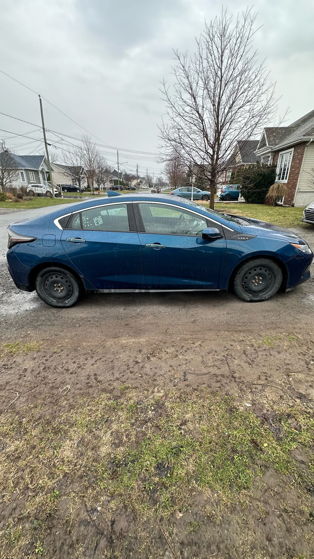 2019 Chevrolet Volt LT in Cars & Trucks in West Island - Image 2