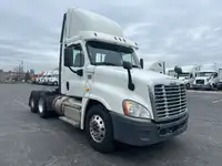 2018 Freightliner X12564ST