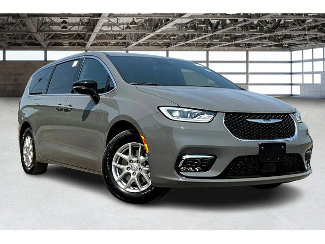 2025 Chrysler Pacifica Select in Cars & Trucks in Mississauga / Peel Region - Image 2
