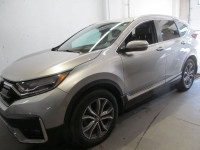 Turn heads with bold sophistication in our 2022 Honda CR-V Touring AWD that adds a little extra luxu... (image 1)