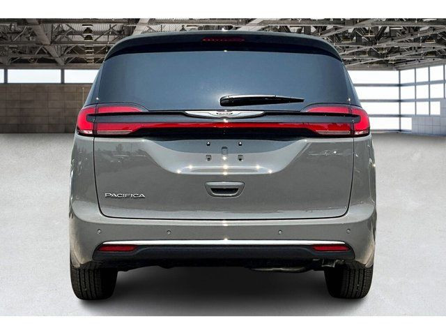 2025 Chrysler Pacifica Select in Cars & Trucks in Mississauga / Peel Region - Image 4