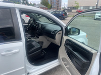 Gorgeous Dodge Grand Caravan 2015. SXT Premium plus . No accidents, One owner ,Leather seats, Backup... (image 7)
