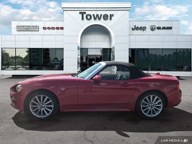 2017 FIAT 124 Spider Lusso | Convertible | 6 Speed Manual in Cars & Trucks in Calgary - Image 2