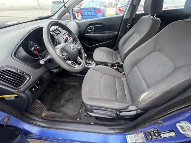 2015 Kia Rio HATCH, AUTO, 4 CYL, GREAT ON FUEL, AS IS SPECIAL in Cars & Trucks in London - Image 13