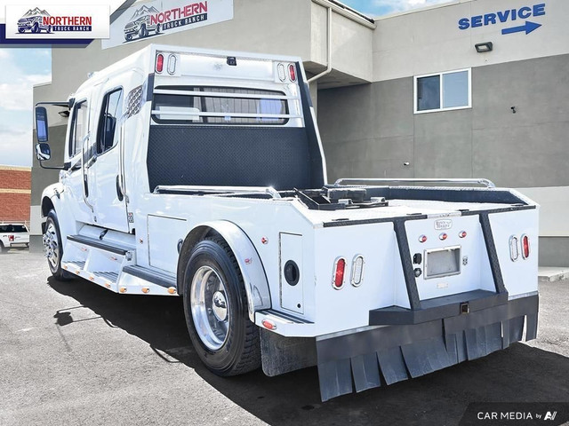 2005 Freightliner M2 CUSTOM CHASSIS CUSTOM CHASSIS M2 HAULER... in Cars & Trucks in Edmonton - Image 4