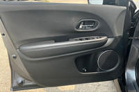 2022 Honda HR-V SPORT in Modern Steel Met comes LOADED with convenient features like, Air Conditioni... (image 4)