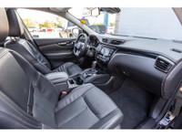 CLEAN CARFAX, ONE OWNER! - Leather Interior - Heated Seats - Heated Steering Wheel - Sirius XM Radio... (image 6)