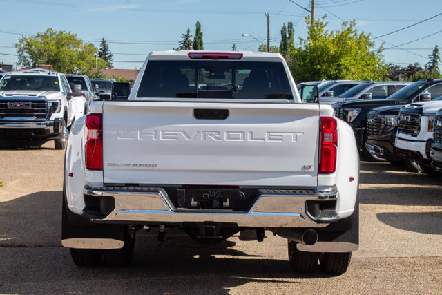 2025 Chevrolet Silverado 3500 DRW 4WD LT Crew in Cars & Trucks in Edmonton - Image 4