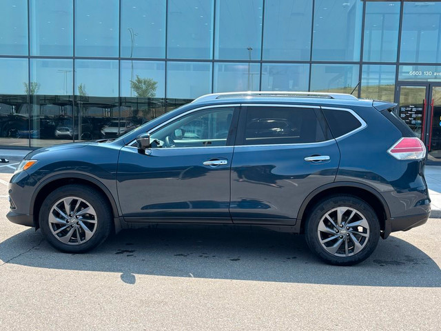 2016 Nissan Rogue SL Premium AWD | Tech Pkg | Blind Spot | Navi in Cars & Trucks in Calgary - Image 3