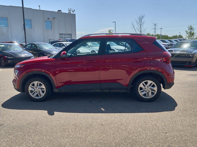 2021 Hyundai Venue Preferred | Backup Cam | Lane Keep Assist in Cars & Trucks in Edmonton - Image 2