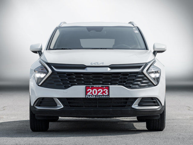 2023 Kia Sportage LX | Clean Carfax | Heated Seats in Cars & Trucks in Hamilton - Image 2