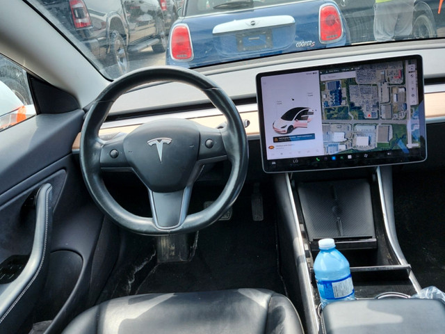 2018 Tesla Model 3 BASE *AUTOPILOT/NAVI/BACKUP CAM/PANO ROOF/LOA in Cars & Trucks in City of Toronto - Image 4
