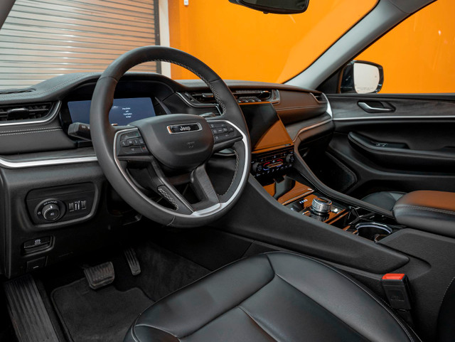 2023 Jeep Grand Cherokee LIMITED 4X4 V6 *NAV* SIÈGES / VOLANT CH in Cars & Trucks in Laurentides - Image 2