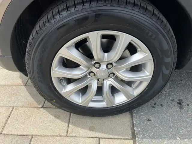 2019 Land Rover Range Rover Evoque SE WINTER TIRES INCLUDED! dans Autos et camions dans Ville d’Halifax - Image 13