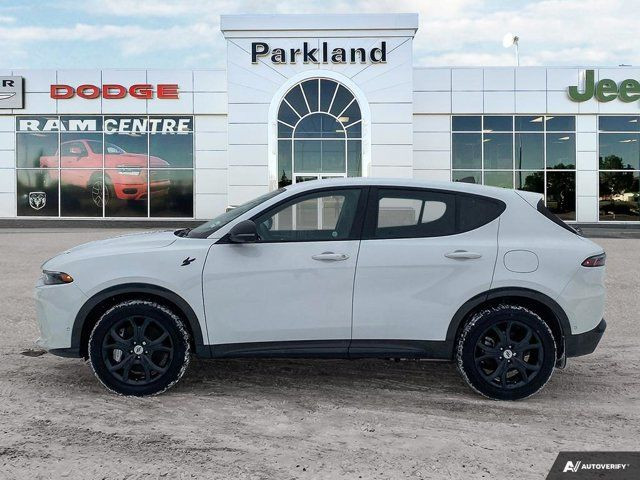 2024 Dodge Hornet PHEV R/T Blacktop AWD Nav Heated Seats in Cars & Trucks in St. Albert - Image 2