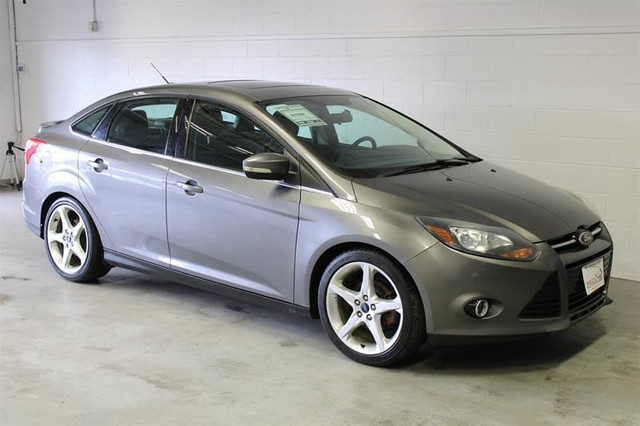 2014 Ford Focus Sedan Titanium in Cars & Trucks in London - Image 2