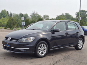 2018 Volkswagen Golf Trendline | Auto | Heated Seats | Carplay | Reverse Cam | Bluetooth | Heated Mirrors | and More !