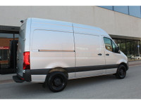 2020 MERCEDES SPRINTER 2500 -- 144 - HIGH ROOF -- 3.0L V6 DIESEL ENGINE !!! ONLY 43,000 KM!!! , YES... (image 9)