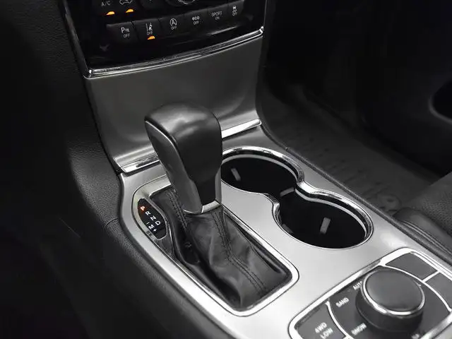 2020 Jeep Grand Cherokee Altitude in Cars & Trucks in Red Deer - Image 21