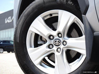 Variable Intermittent Wipers, Urethane Gear Shifter Material, Trip Computer, Transmission: 8-Speed A... (image 5)