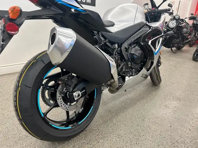 2025 Suzuki GSX-R1000AM5 GSXR - V6447NP - -No Payments for 1 Yea in Sport Bikes in Markham / York Region - Image 12