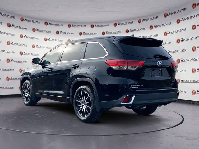 2018 Toyota Highlander XLE in Cars & Trucks in Calgary - Image 4