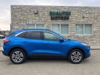 2021 FORD ESCAPE SEL AWD NO ACCIDENTS, NO CLAIMS ONE OWNER WITH GREAT SERVICE HISTORY! Vehicle comes... (image 3)