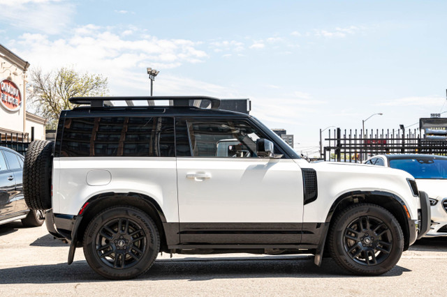 2023 Land Rover Defender X-DYNAMIC SE AWD | CLEAN CARFAX | NAVI  in Cars & Trucks in City of Toronto - Image 4