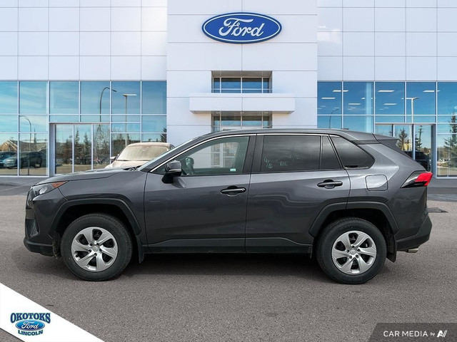 2022 Toyota RAV4 LE in Cars & Trucks in Calgary - Image 3