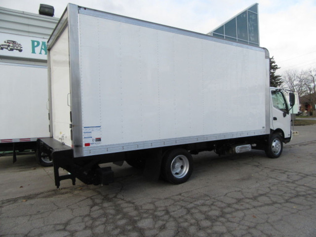  2019 Hino 195 Commercial DIESEL 18 FT ALUMINUM BOX WITH POWER L in Cars & Trucks in Markham / York Region - Image 3