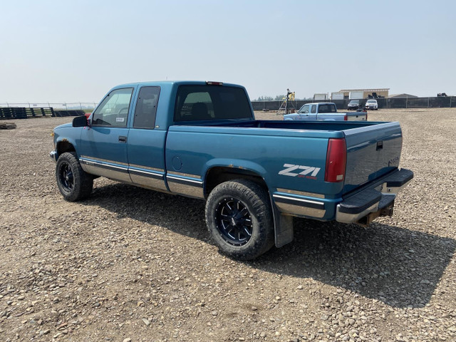 1998 Chevrolet Silverado in Cars & Trucks in Edmonton - Image 4