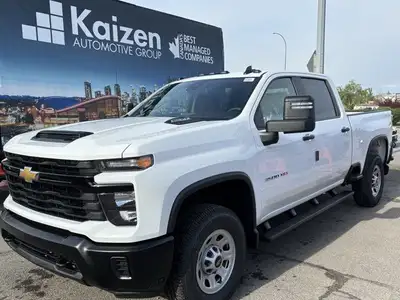 This Chevrolet Silverado 3500HD delivers a Gas V8 6.6L/400 engine powering this Automatic transmissi...