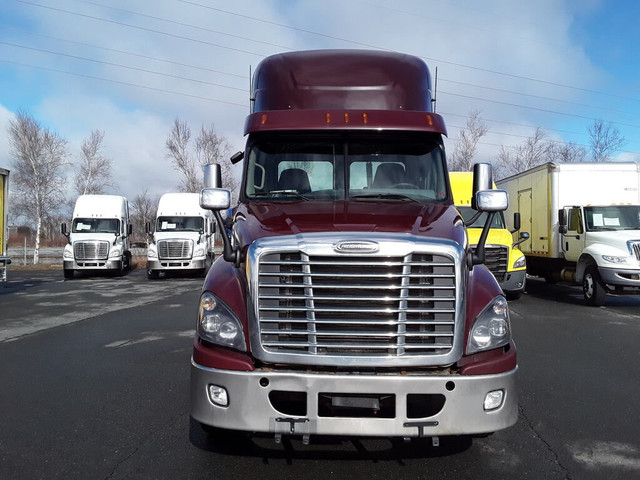  2018 Freightliner CASCADIA 125 in Heavy Trucks in Dartmouth - Image 2