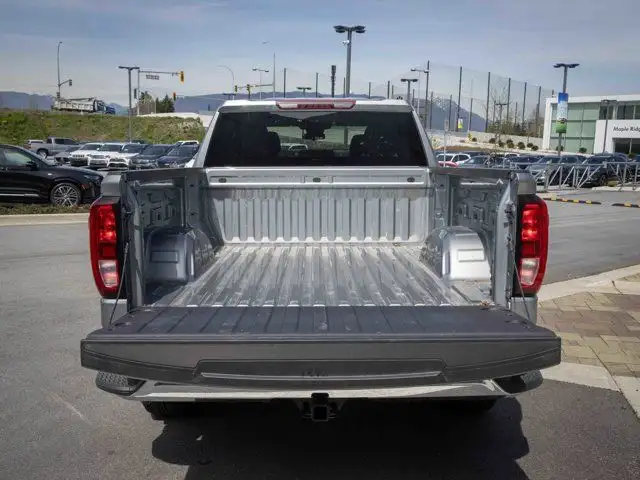 2024 GMC Sierra 1500 Pro | 5.3L in Cars & Trucks in Tricities/Pitt/Maple - Image 8