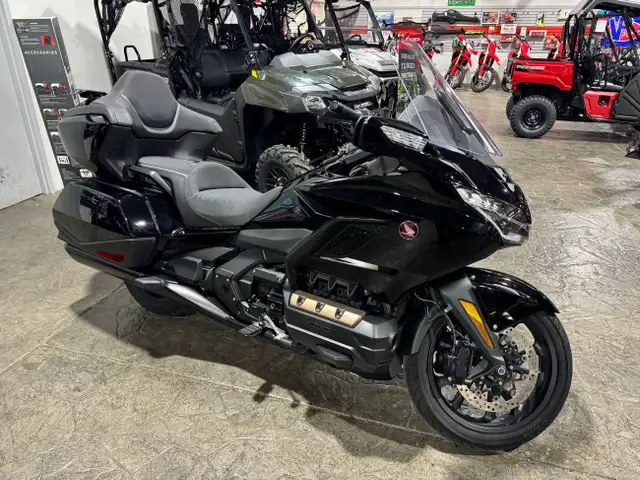 Gold Wing in Street, Cruisers & Choppers in Edmonton - Image 2