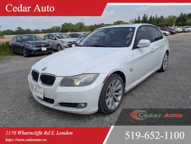 2011 BMW 3 Series 328i xDrive 4dr Sedan AWD (3.0L 6cyl 6M) in Cars & Trucks in London - Image 3