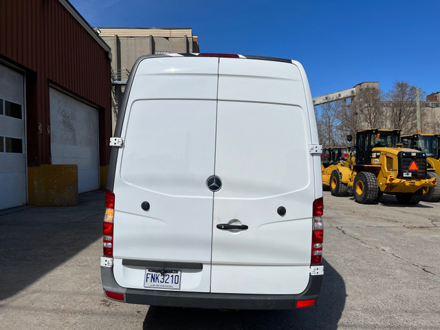 2012 Mercedes-Benz Sprinter 2500 EXT. in Cars & Trucks in City of Montréal - Image 4