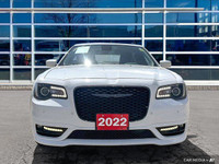 Looking for a comfortable, stylish sedan? Then check out this 2022 Chrysler 300 Touring-L RWD. This... (image 8)