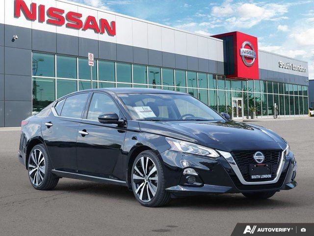 2022 Nissan Altima 2.5 Platinum in Cars & Trucks in London