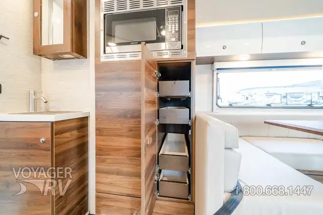 2025 Winnebago Navion 24J in RVs & Motorhomes in Kelowna - Image 26