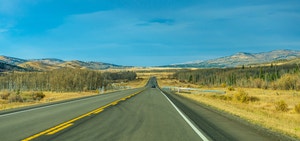 Soif de nouvelles escapades routières au Canada? Le pays regorge de merveilleux endroits à découvrir. Consultez notre liste pour trouver de merveilleux endroits où conduire. 