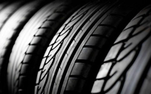 Crevaison ou éclatement d'un pneu : quelle est la différence et que  devez-vous faire?