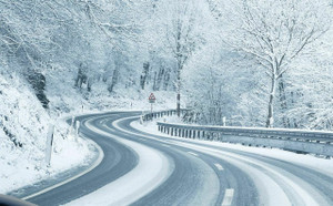 Essential survival kit for winter driving