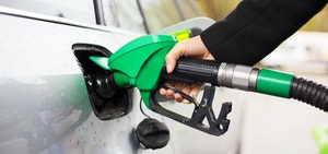 Économiser de l'essence en pratiquant l'éco-conduite. Lisez nos 10 conseils. 