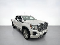 Stand tall with our used 2020 GMC Sierra 1500 Denali Crew Cab 4X4 that has exclusive style and premi... (image 6)