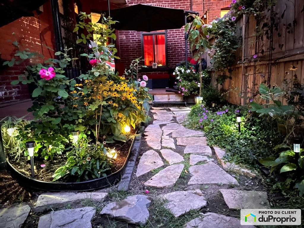 $629,000 - Condominium in Ville-Marie (downtown, old Mtl) — photo 1