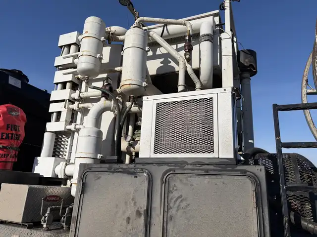 2015 KENWORTH T800 in Heavy Trucks in Kamloops - Image 32