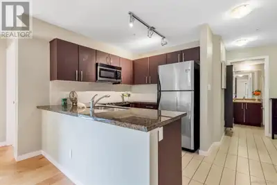 206 7339 MACPHERSON AVENUE Burnaby, British Columbia