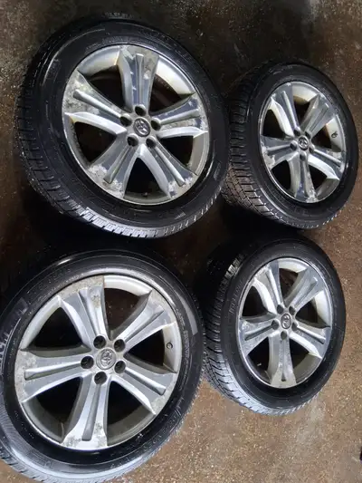 RIMS 19" OEM Toyota Highlander Rims Off of a 2013 Toyota Highlander With Tire Pressure Sensors Fits...